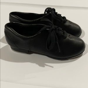 Capezio NWOT TAP SHOES